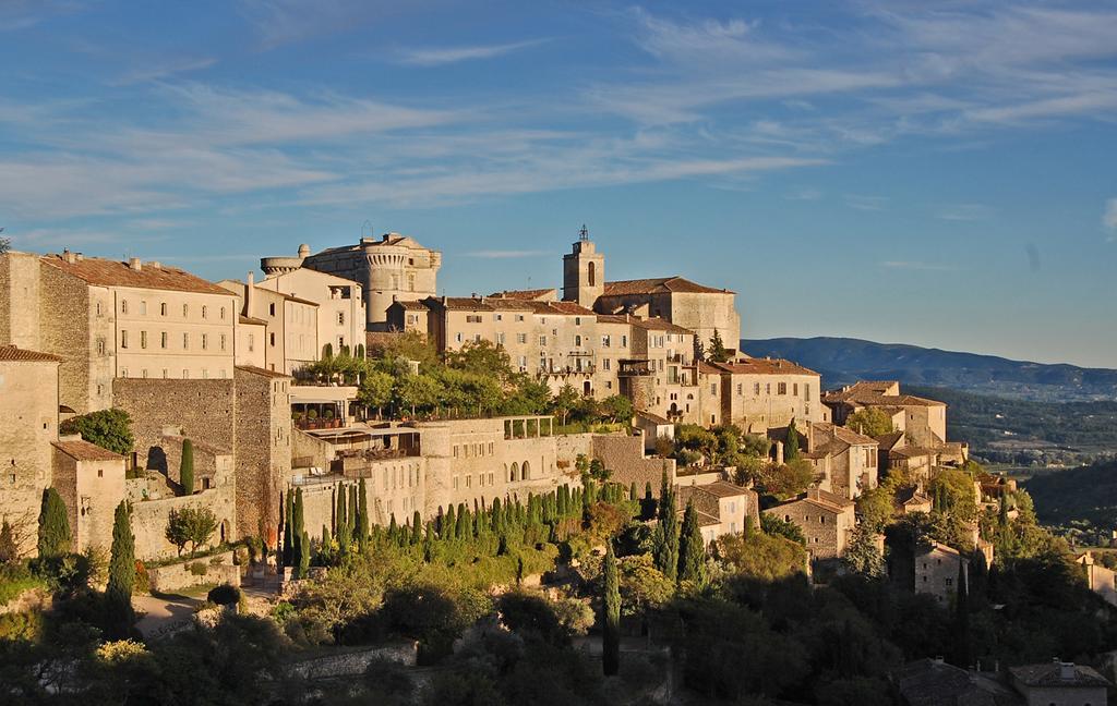 Cyprès du Paradis à Gordes Esterno foto
