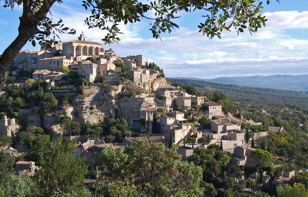 Cyprès du Paradis à Gordes Esterno foto