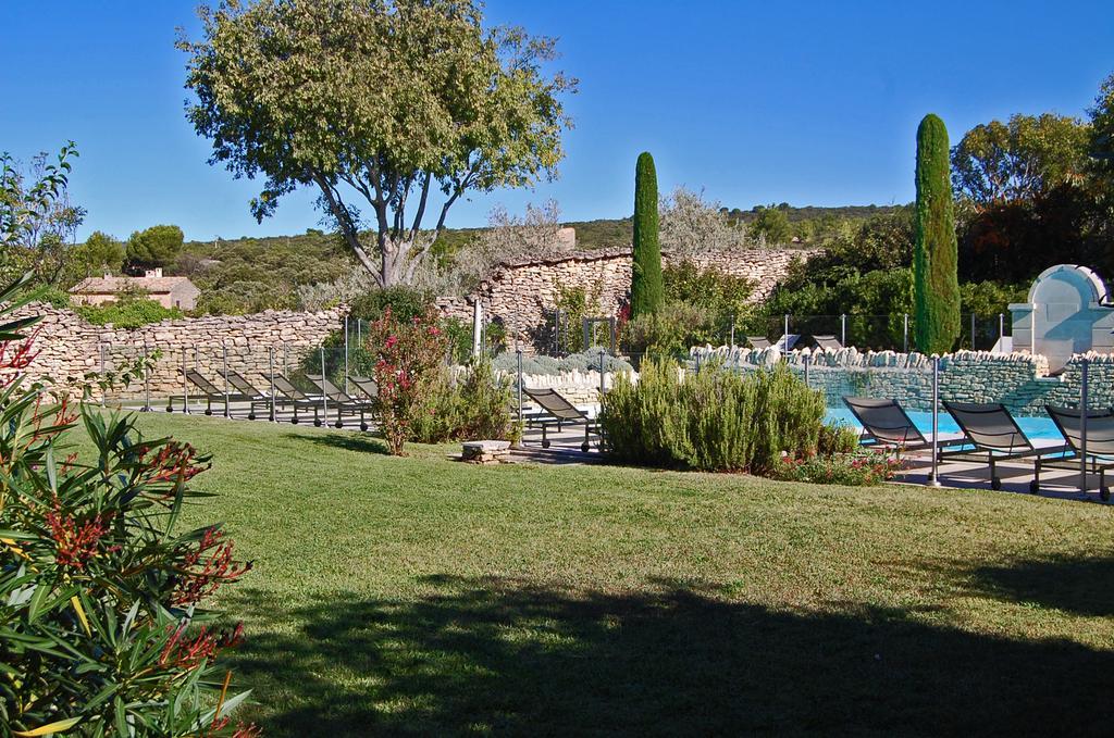 Cyprès du Paradis à Gordes Esterno foto