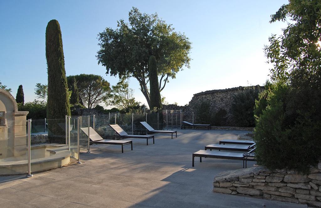 Cyprès du Paradis à Gordes Esterno foto